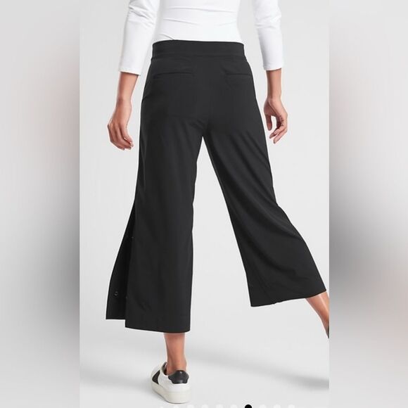 Athleta Tribeca Crop Pant, Size 6P - Picture 2 of 16
